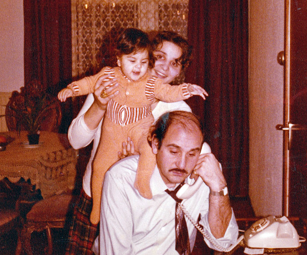 Jovi Richter mit seiner Frau Lilo und Tochter Lucia, ca. 1981 (Foto: Privatbesitz Familie Richter/Archiv DokuZ)